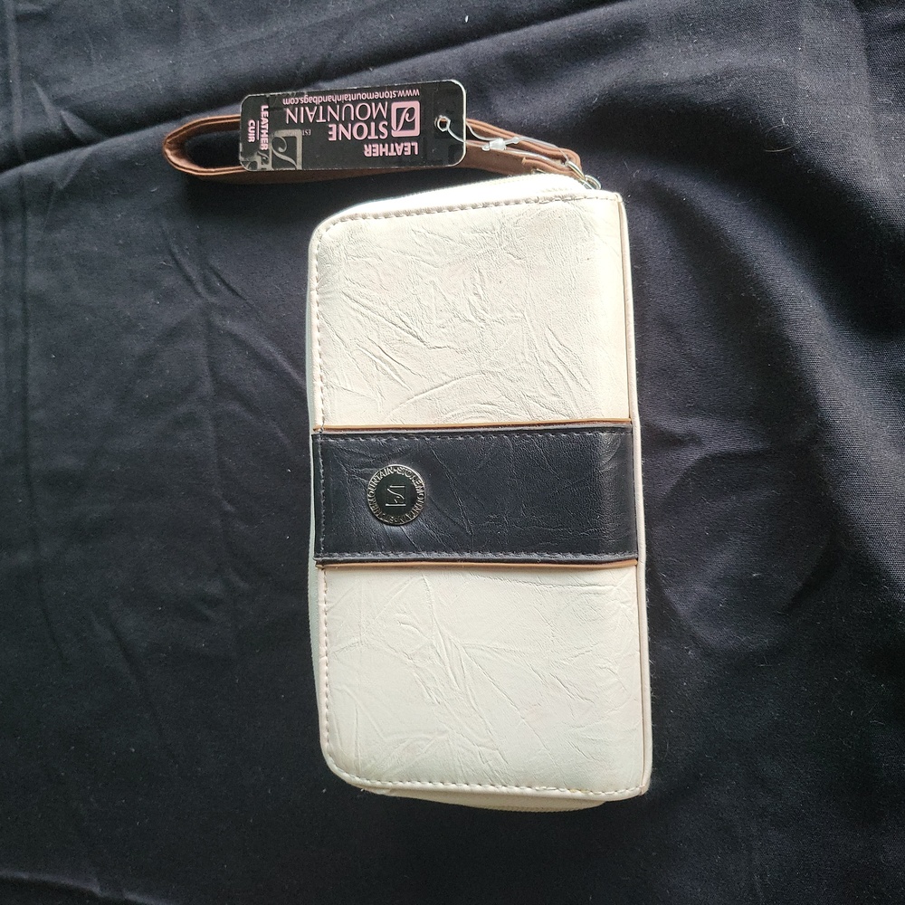 Stone Mountain Leather Wallet